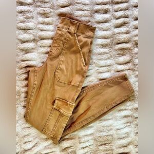 SPANX - Women's Skinny Cargo Pants in Tan